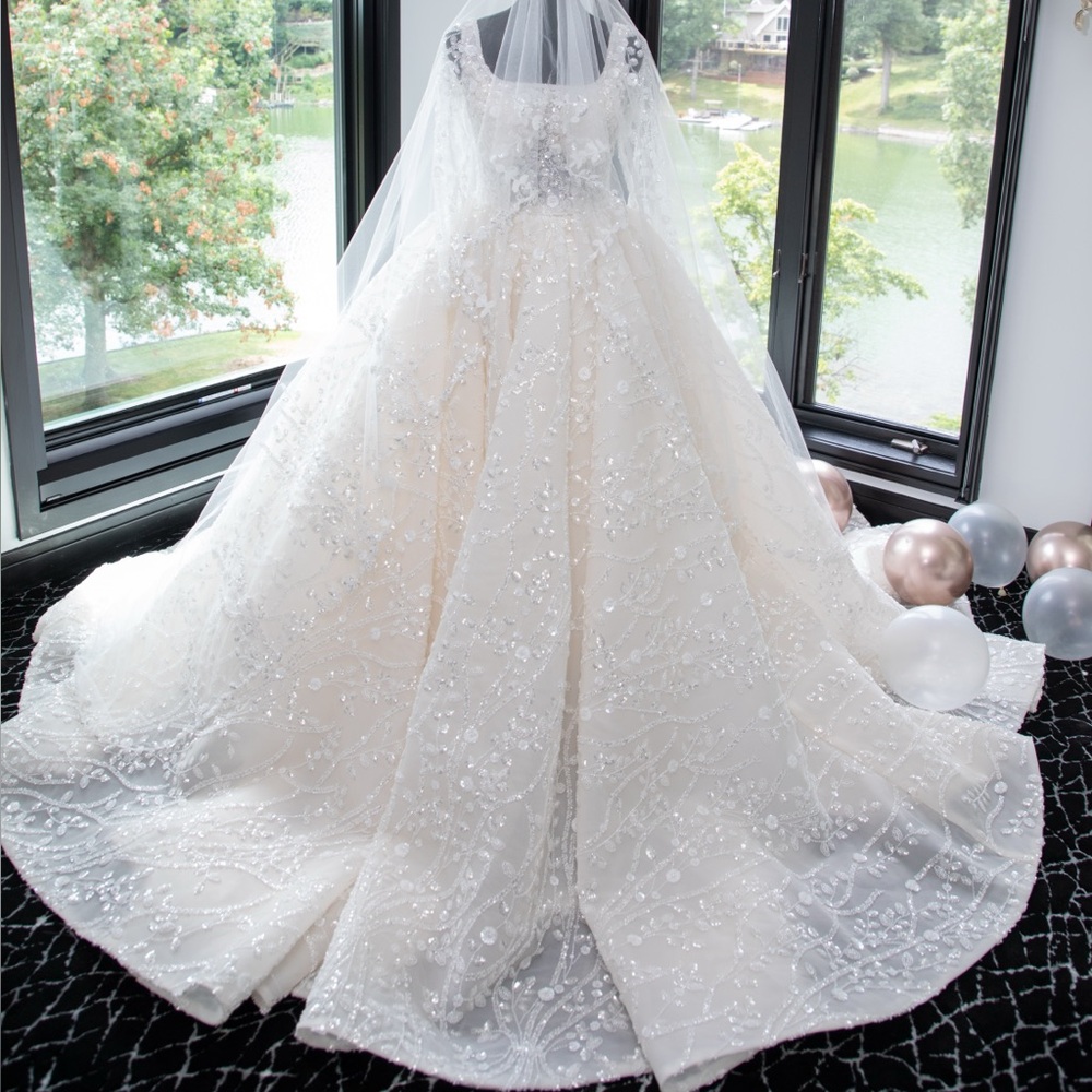 Elegant White Wedding Dress with Veil